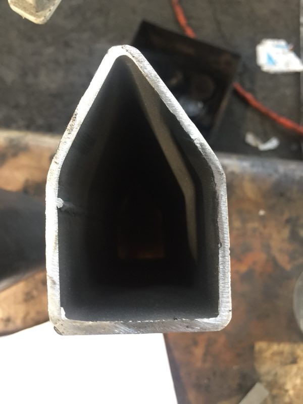 工程车驾驶室用管