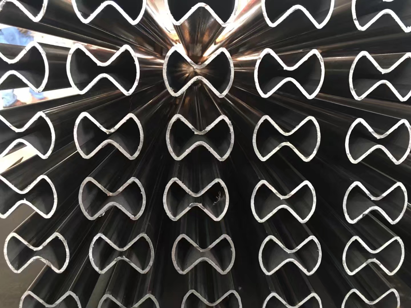 新能源电动车用管