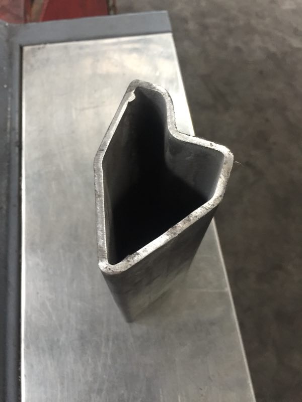 工程车驾驶室用管